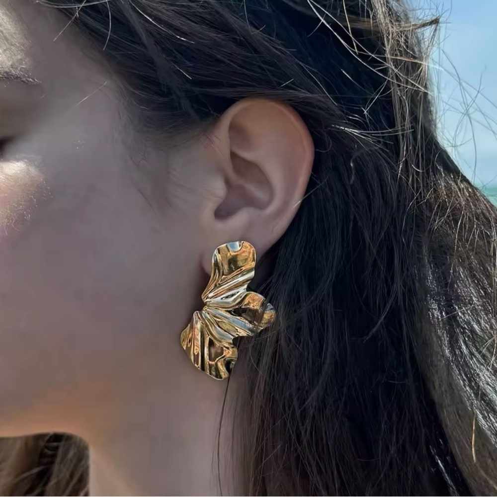 18K Gold Plated *Three Petal* Stud Earrings